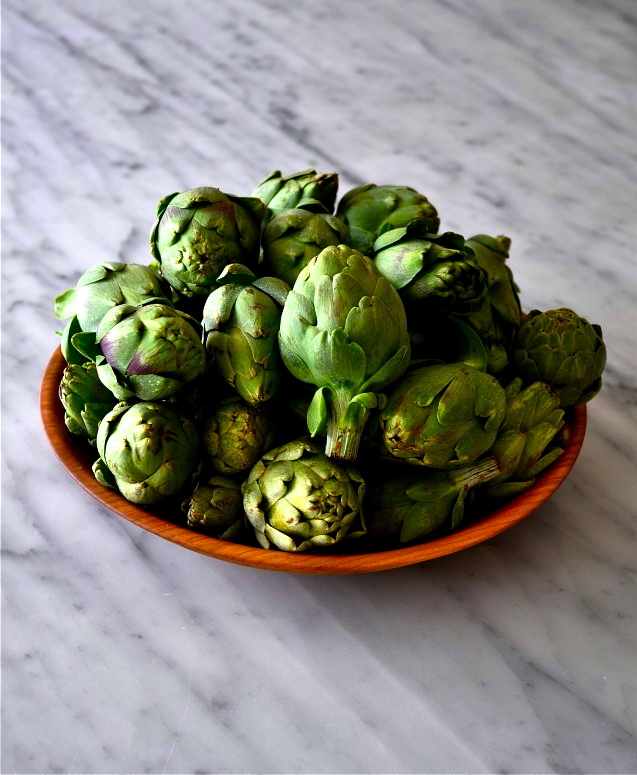 Artichokes in a wooden bowl