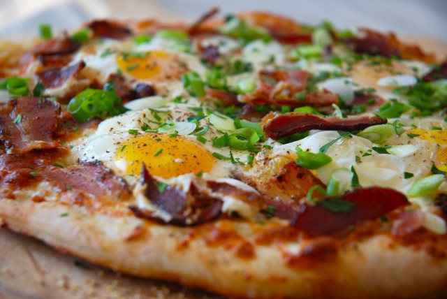 Bacon and Egg Breakfast Pizza | Kitchen Culinaire